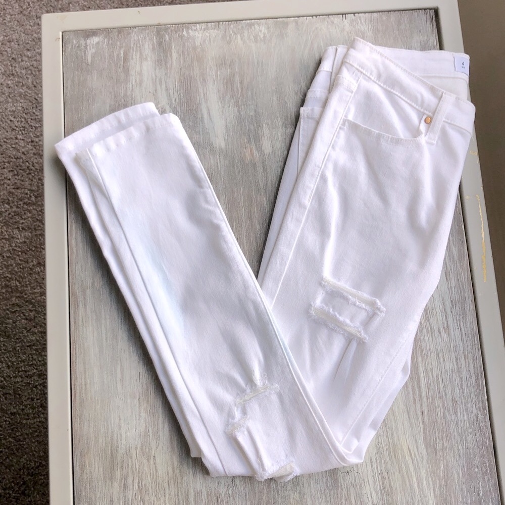 ⭐️5 for $10 Denim Co distressed skinny jeans